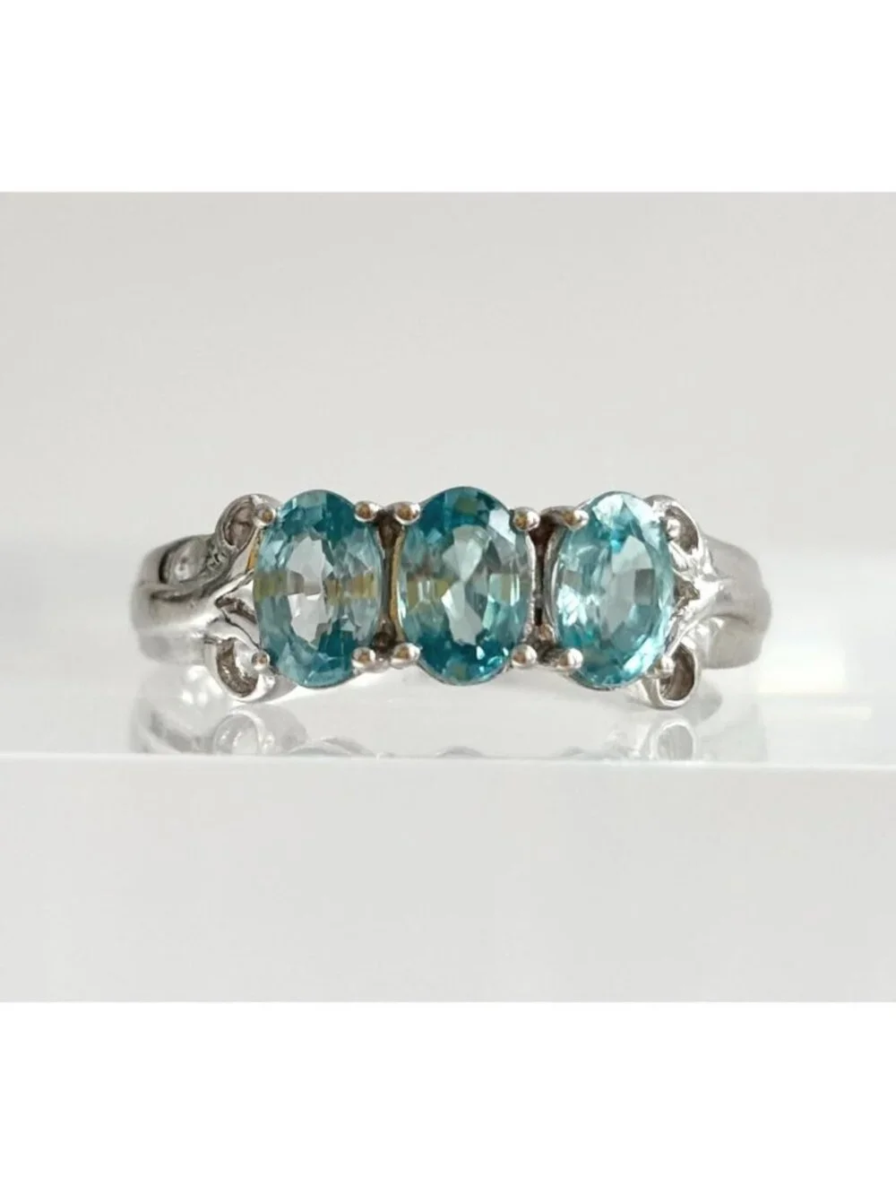 Aquamarine Oval Cut Row Set Triple Swirly Sterling Silver 925 Vintage Ring sz 8